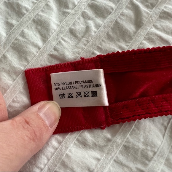 VTG Chilipepper Lingerie Sexy Red Velvet Bra, 36B - Picture 9 of 9